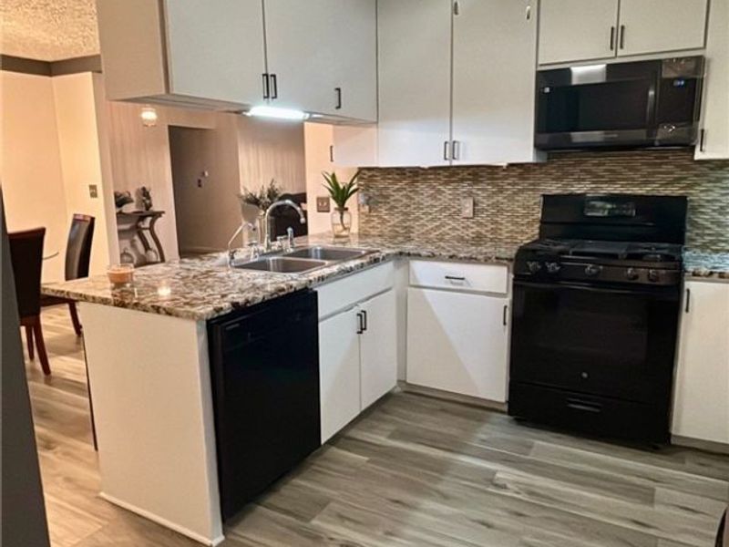 1161 Magdalyn Drive, Akron, OH 44320 Photo 6