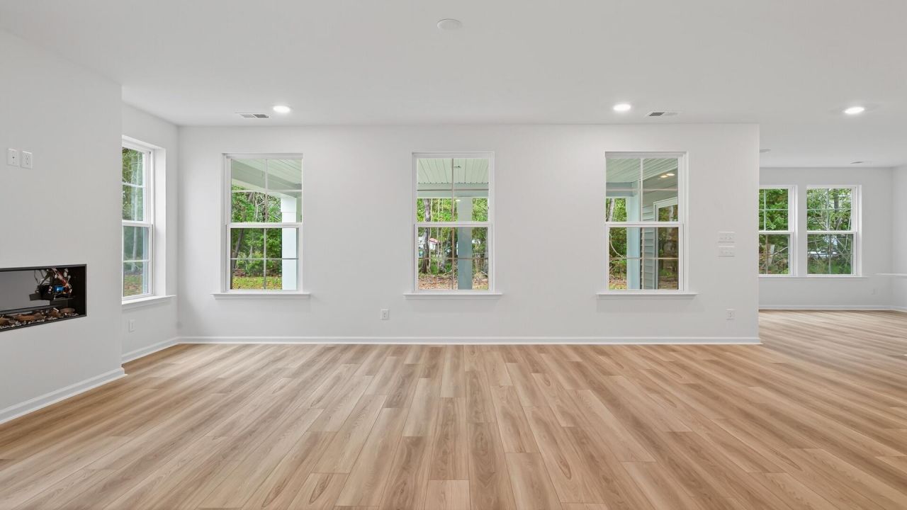 452 Cadbury Loop Photo 12