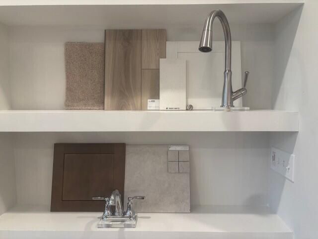 452 Cadbury Loop Photo 32