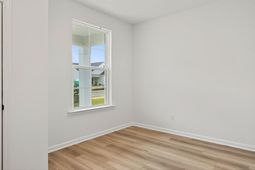 452 Cadbury Loop photo 4