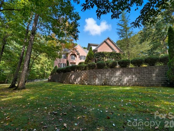 1300 Longleaf Court, Matthews, NC 28104