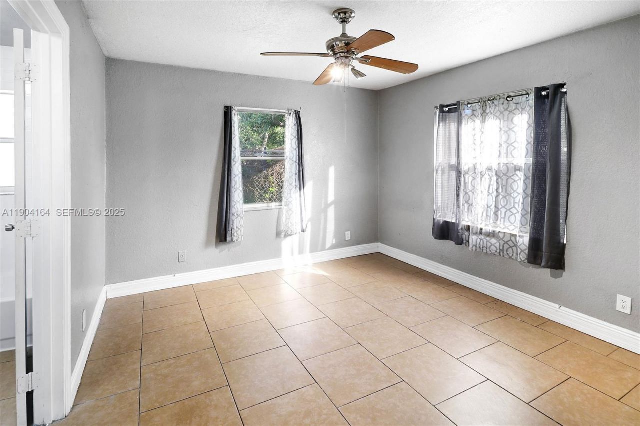 1722 NW 8th Ct, Fort Lauderdale, FL 33311 Photo