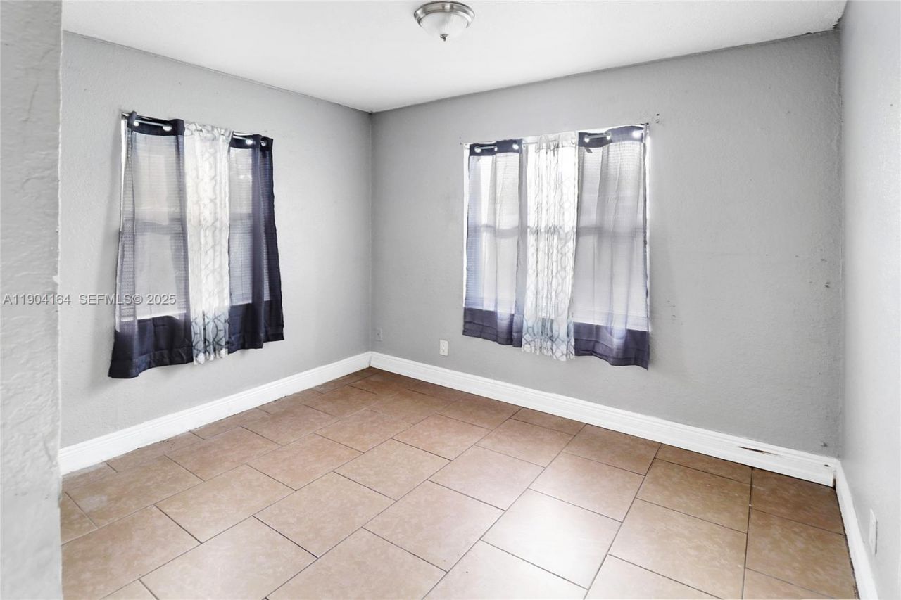 1722 NW 8th Ct, Fort Lauderdale, FL 33311 Photo