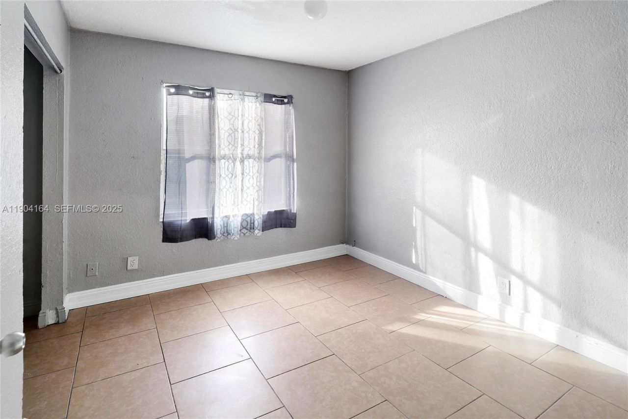 1722 NW 8th Ct, Fort Lauderdale, FL 33311 Photo