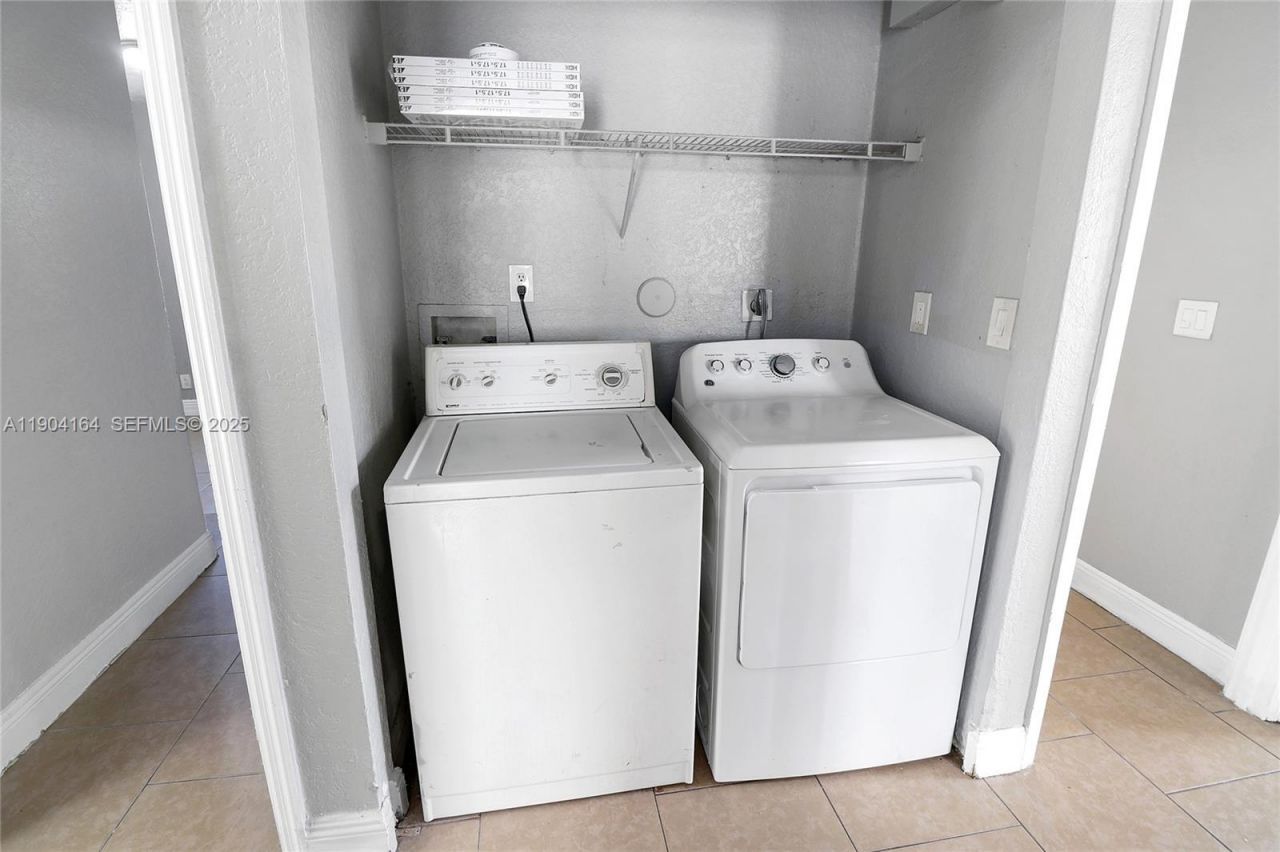 1722 NW 8th Ct, Fort Lauderdale, FL 33311 Photo