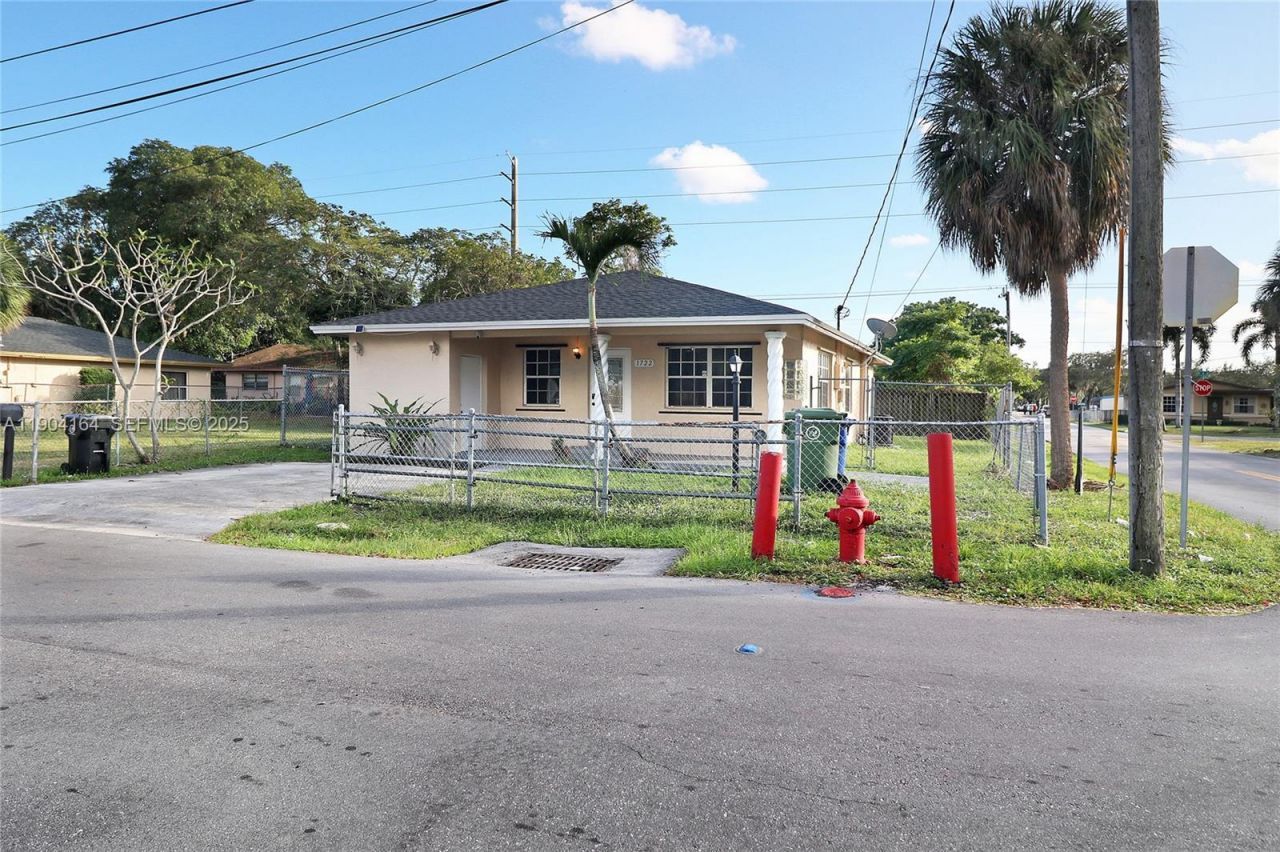 1722 NW 8th Ct, Fort Lauderdale, FL 33311 Photo