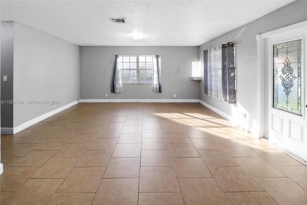 1722 NW 8th Ct, Fort Lauderdale, FL 33311 Photo