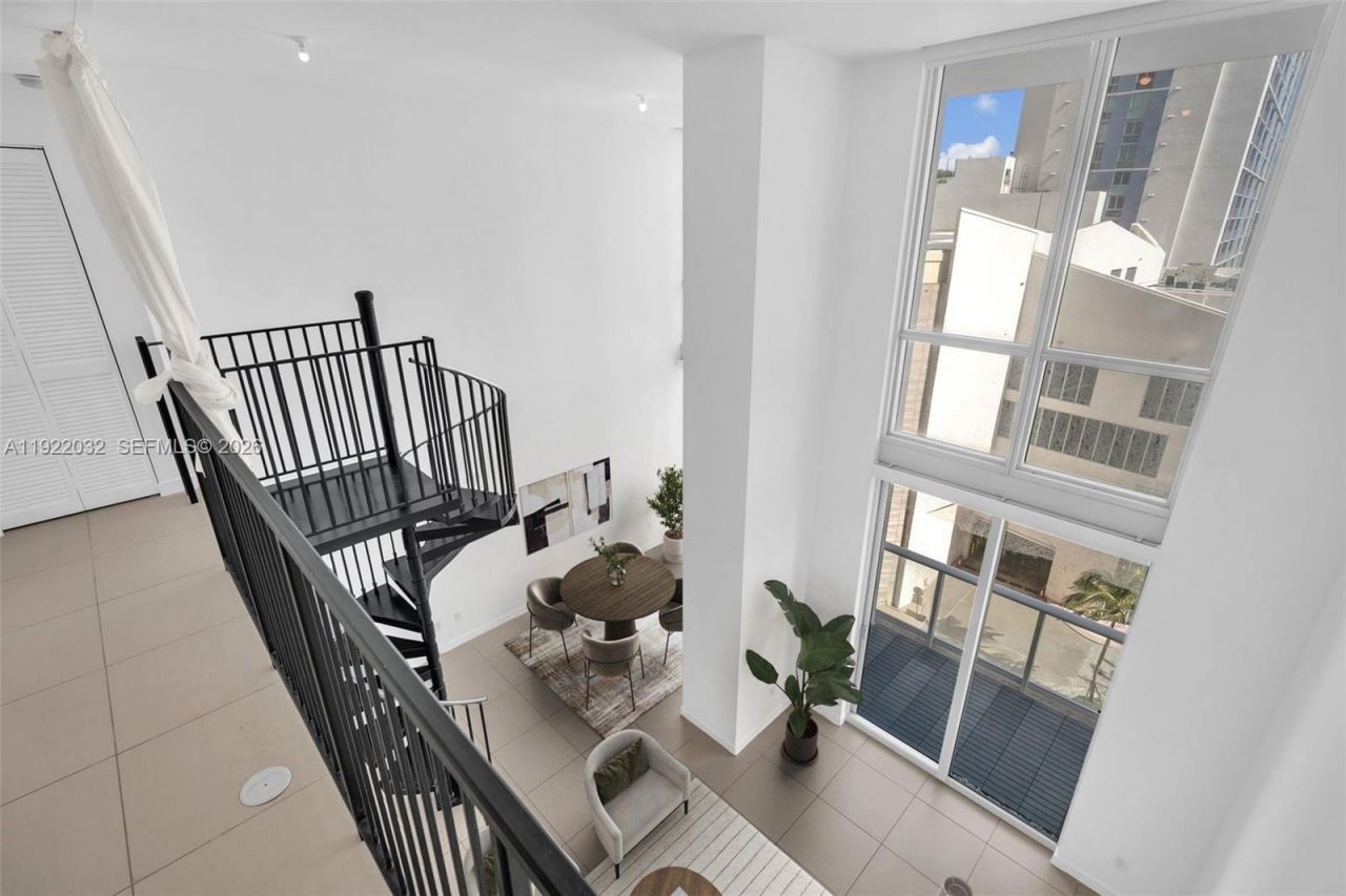 300 S Biscayne Blvd, Unit L-822, Miami, FL 33131 Photo