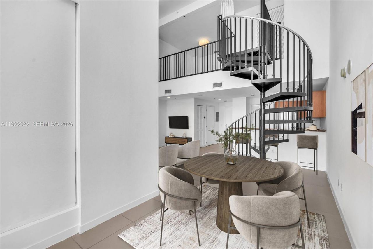 300 S Biscayne Blvd, Unit L-822, Miami, FL 33131 Photo