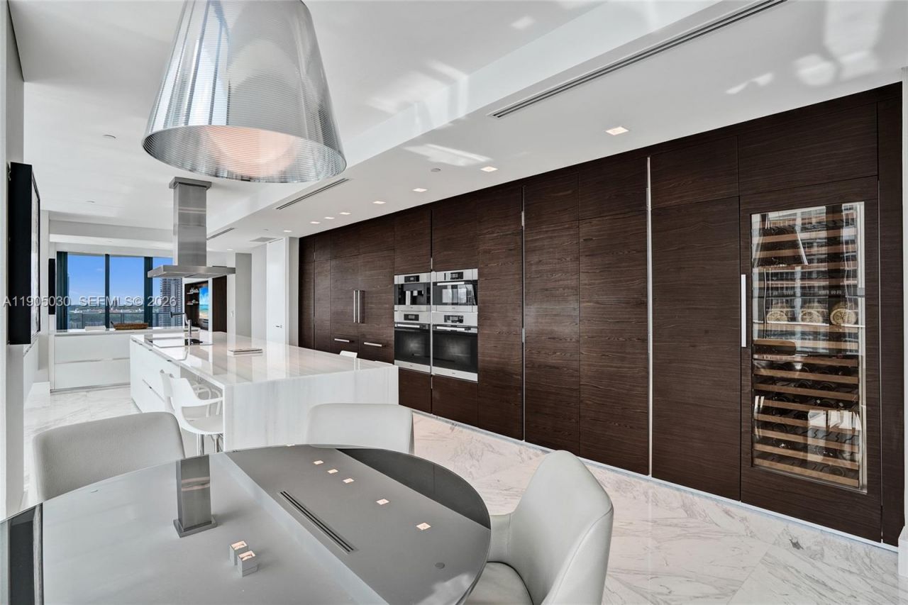 19575 Collins Ave, Unit 16, Sunny Isles Beach, FL 33160 Photo