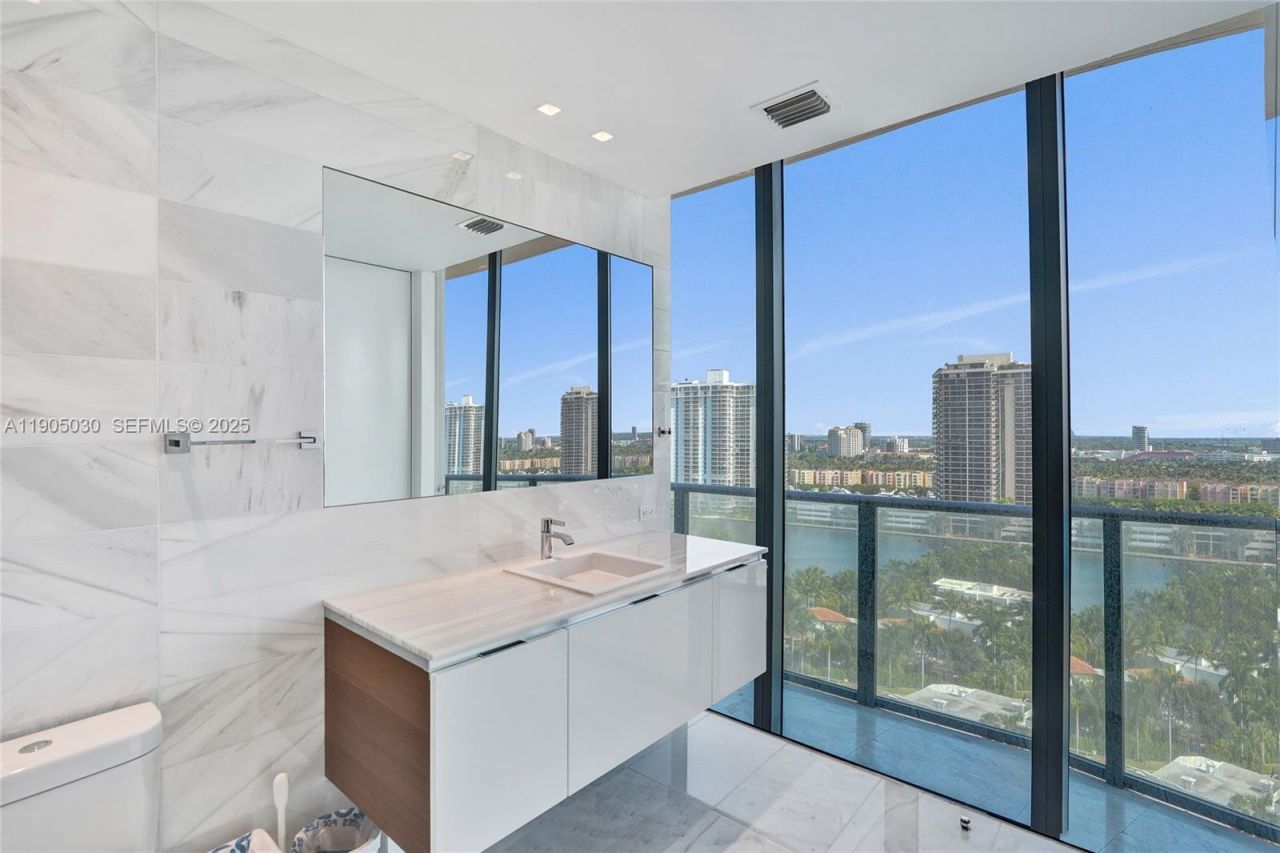19575 Collins Ave, Unit 16, Sunny Isles Beach, FL 33160 Photo