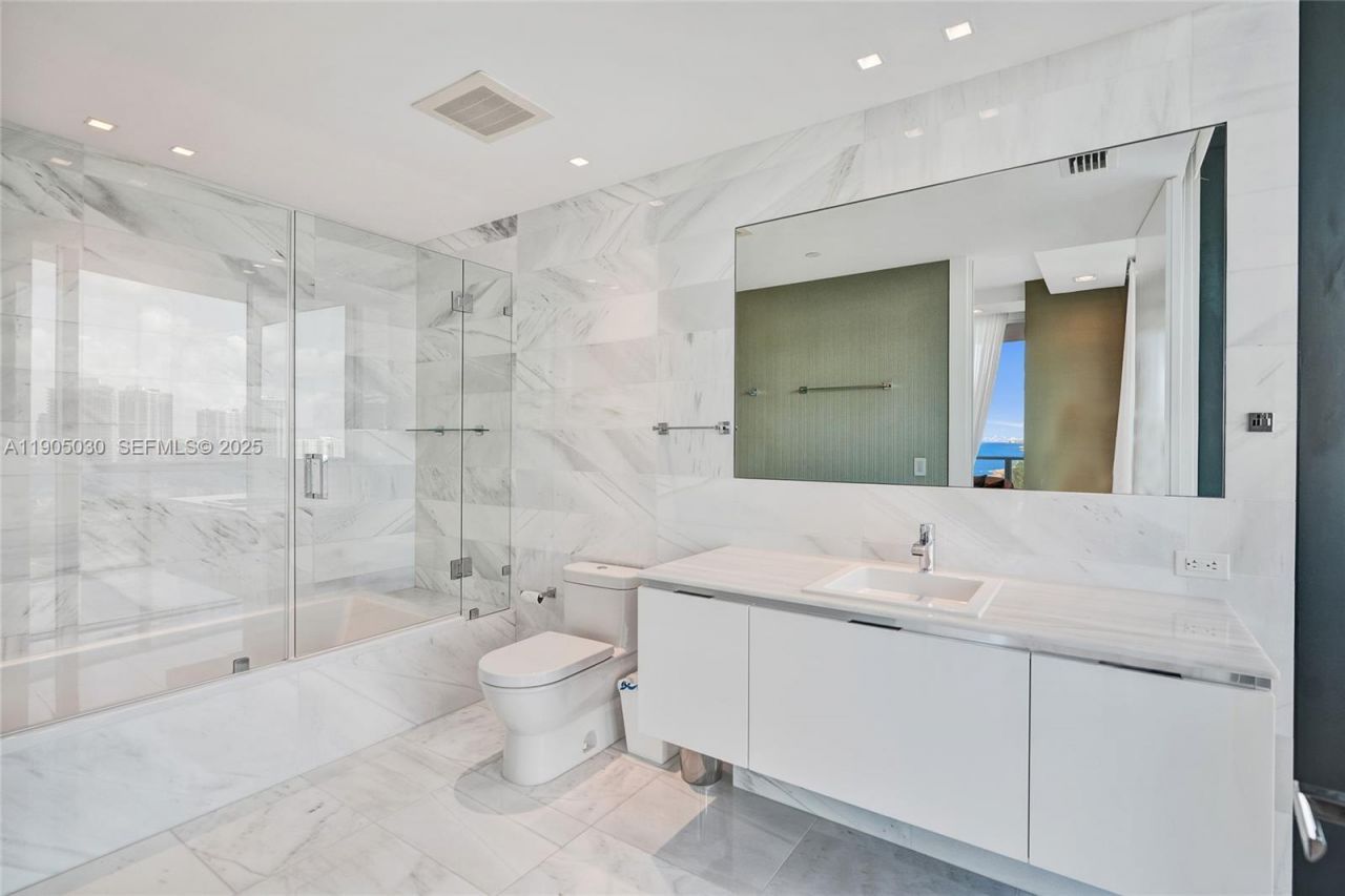 19575 Collins Ave, Unit 16, Sunny Isles Beach, FL 33160 Photo