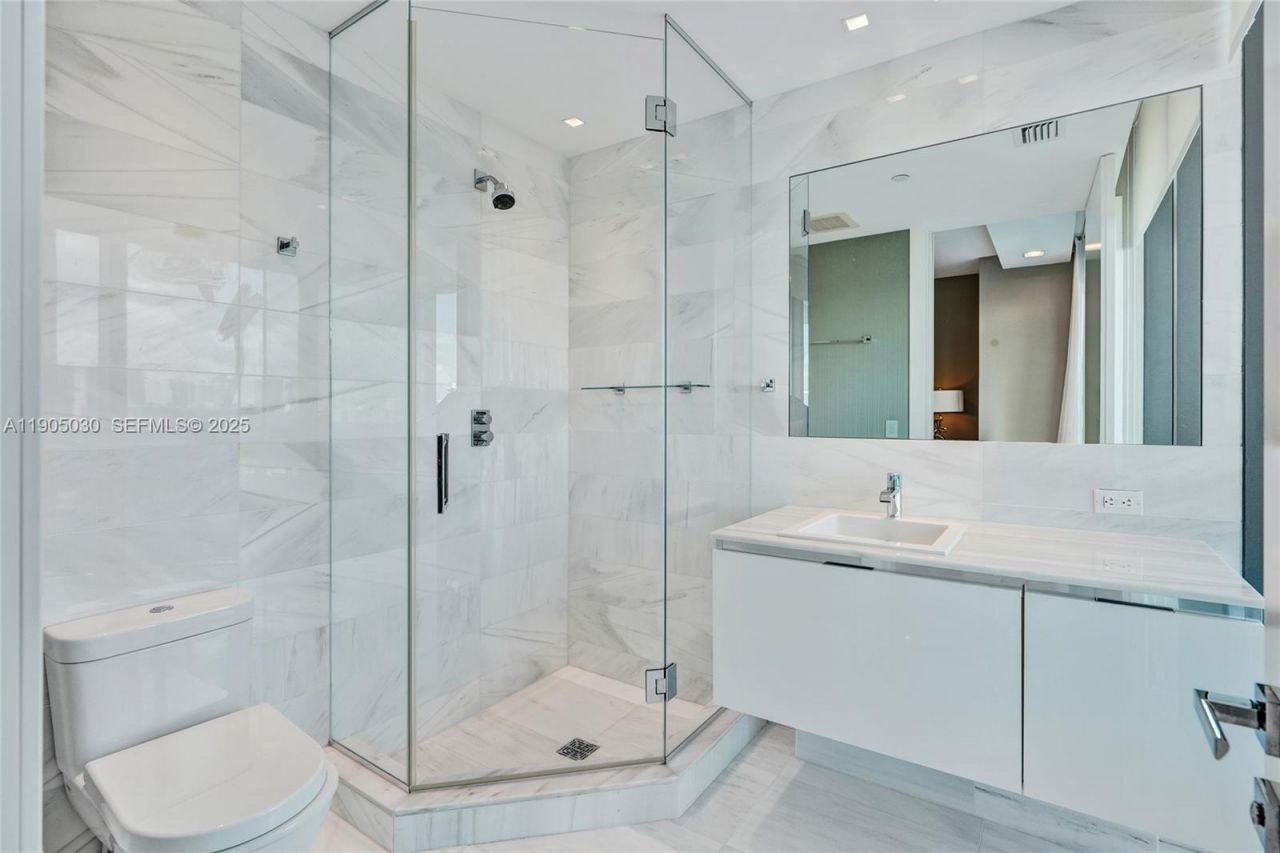 19575 Collins Ave, Unit 16, Sunny Isles Beach, FL 33160 Photo