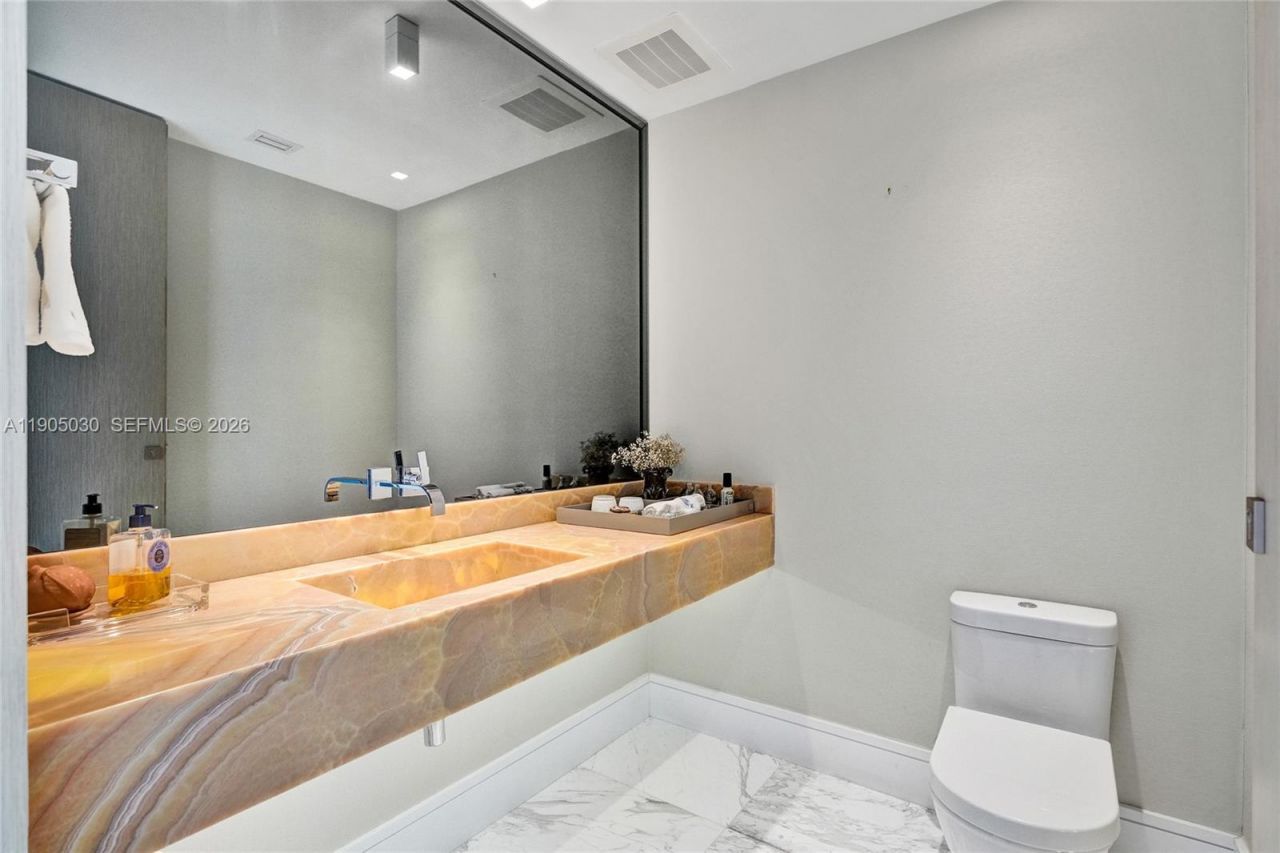 19575 Collins Ave, Unit 16, Sunny Isles Beach, FL 33160 Photo