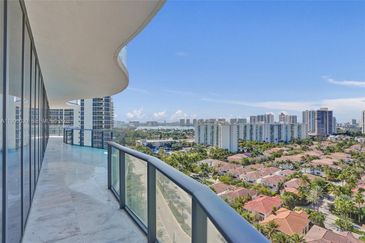19575 Collins Ave, Unit 16, Sunny Isles Beach, FL 33160 Photo
