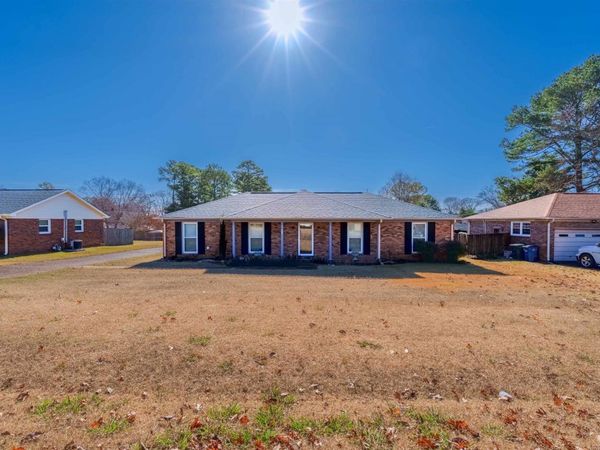 318 Wright Dr, Florence, AL