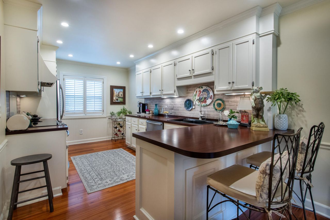 1003 Ventura Place Photo 10