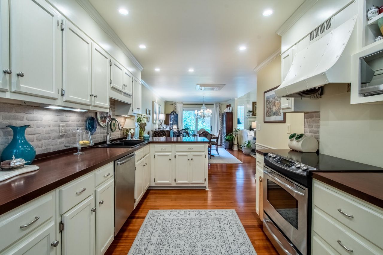 1003 Ventura Place Photo 12