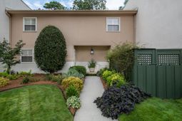 1003 Ventura Place photo 4