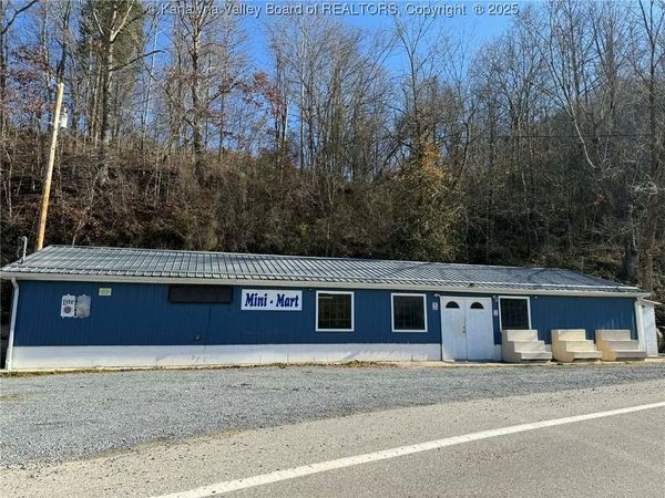 21581 S. Calhoun Highway, Orma, WV 25268