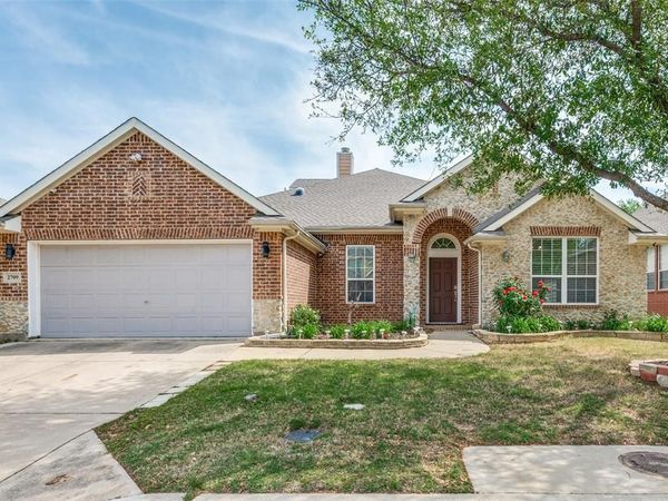 2709 Foxpoint Trail, Arlington, TX 76017