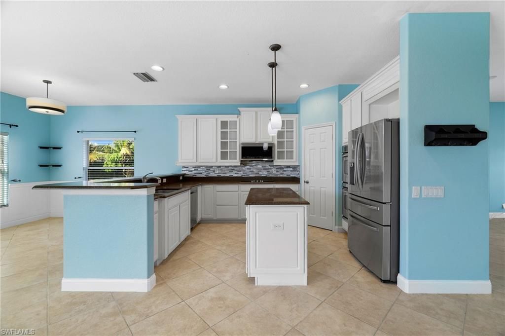 2201 Cape Heather Cir, Cape Coral, FL 33991 Photo