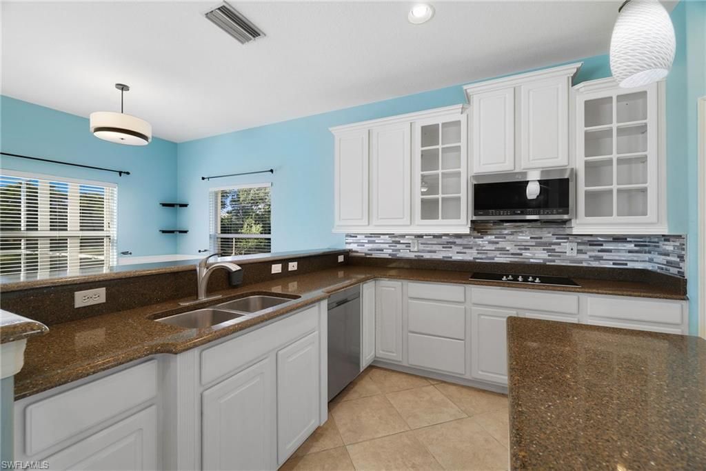 2201 Cape Heather Cir, Cape Coral, FL 33991 Photo