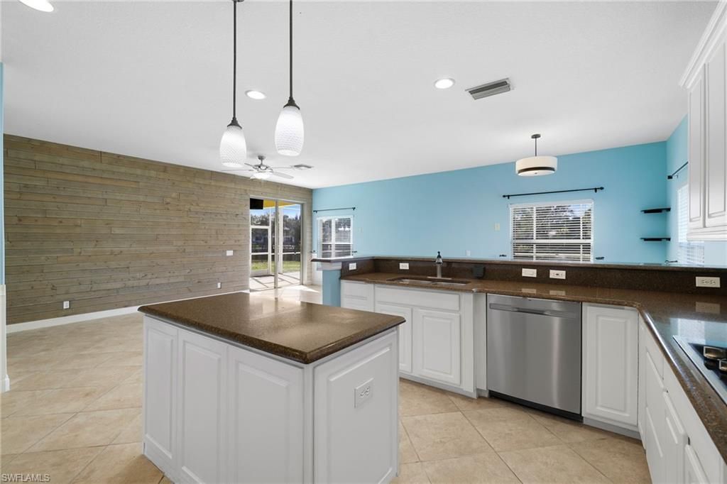 2201 Cape Heather Cir, Cape Coral, FL 33991 Photo