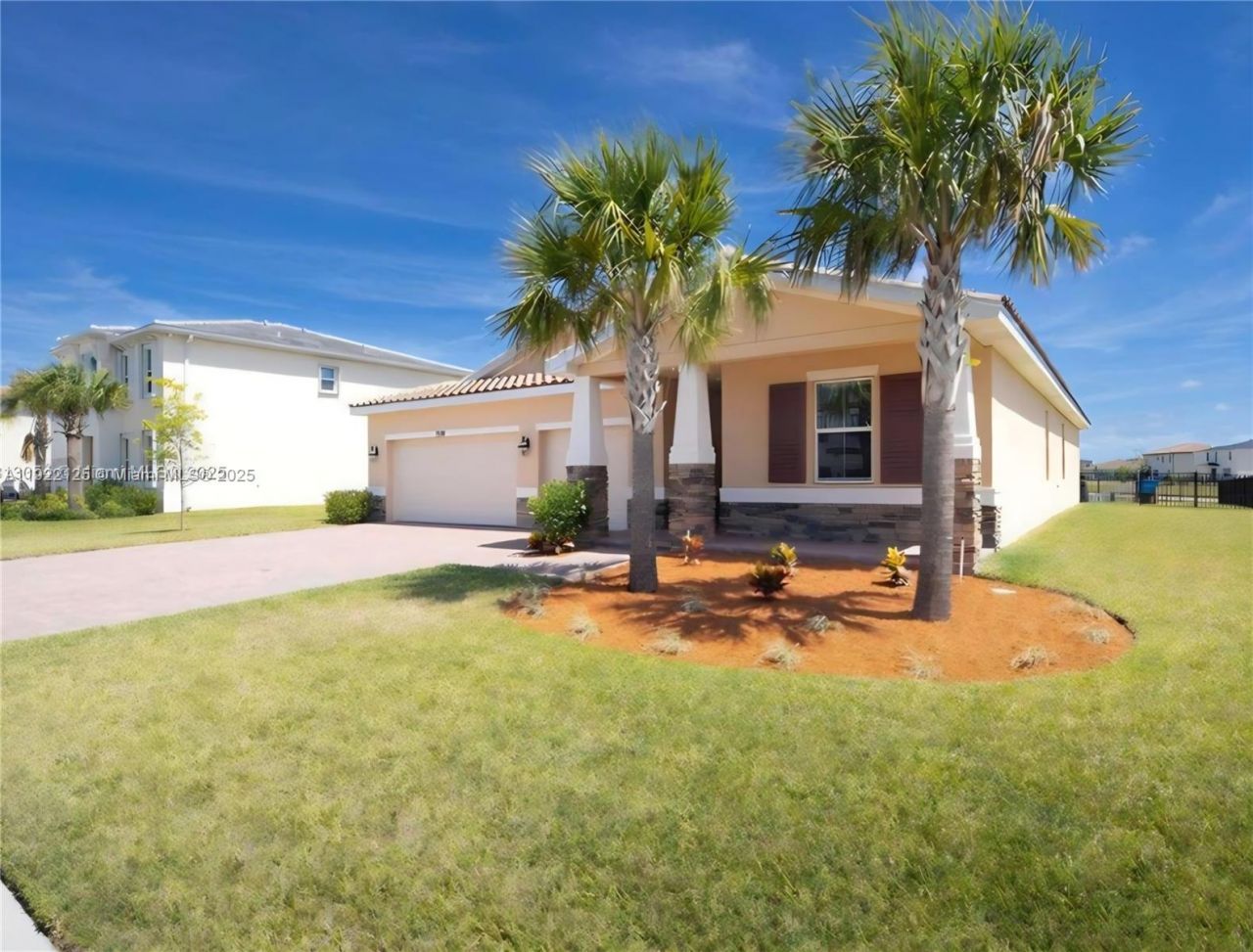 7599 NW Deysbrook Lane, Port Saint Lucie, FL 34987 Photo