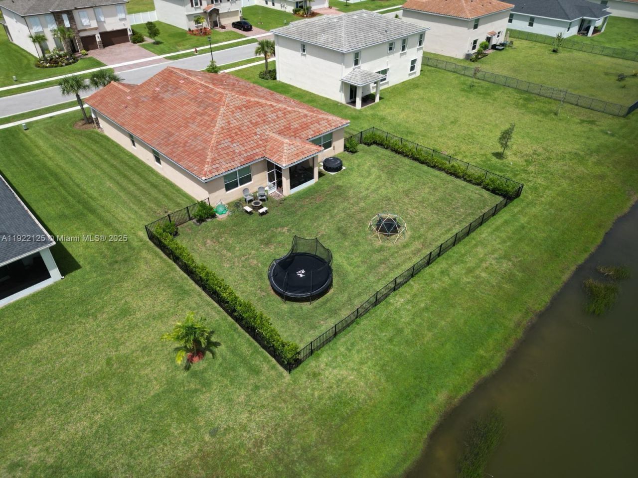 7599 NW Deysbrook Lane, Port Saint Lucie, FL 34987 Photo