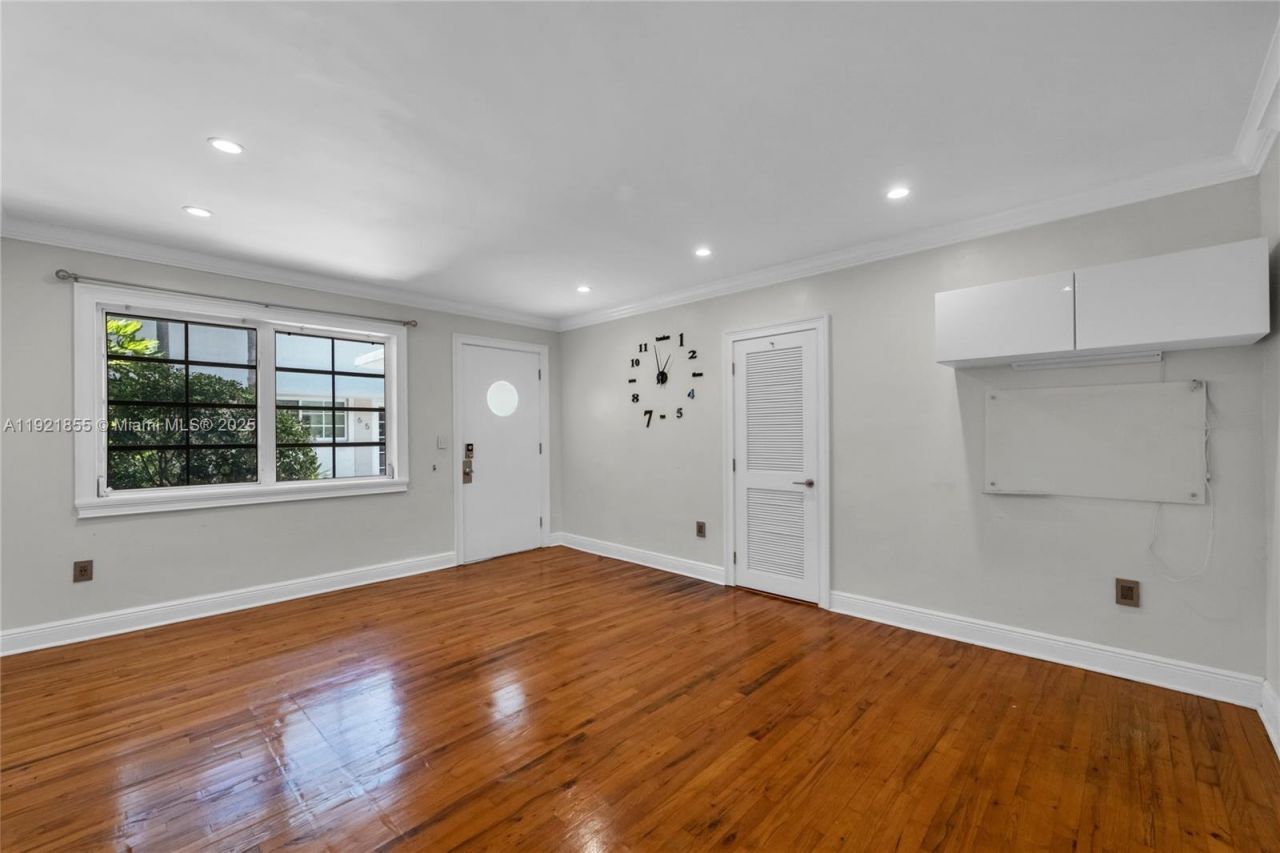 1605 Lenox Ave, Unit 1605-5, Miami Beach, FL 33139 Photo