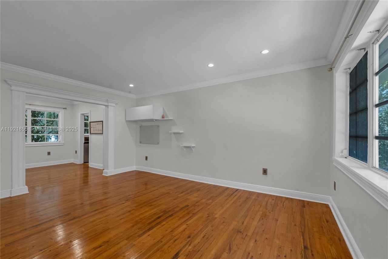 1605 Lenox Ave, Unit 1605-5, Miami Beach, FL 33139 Photo