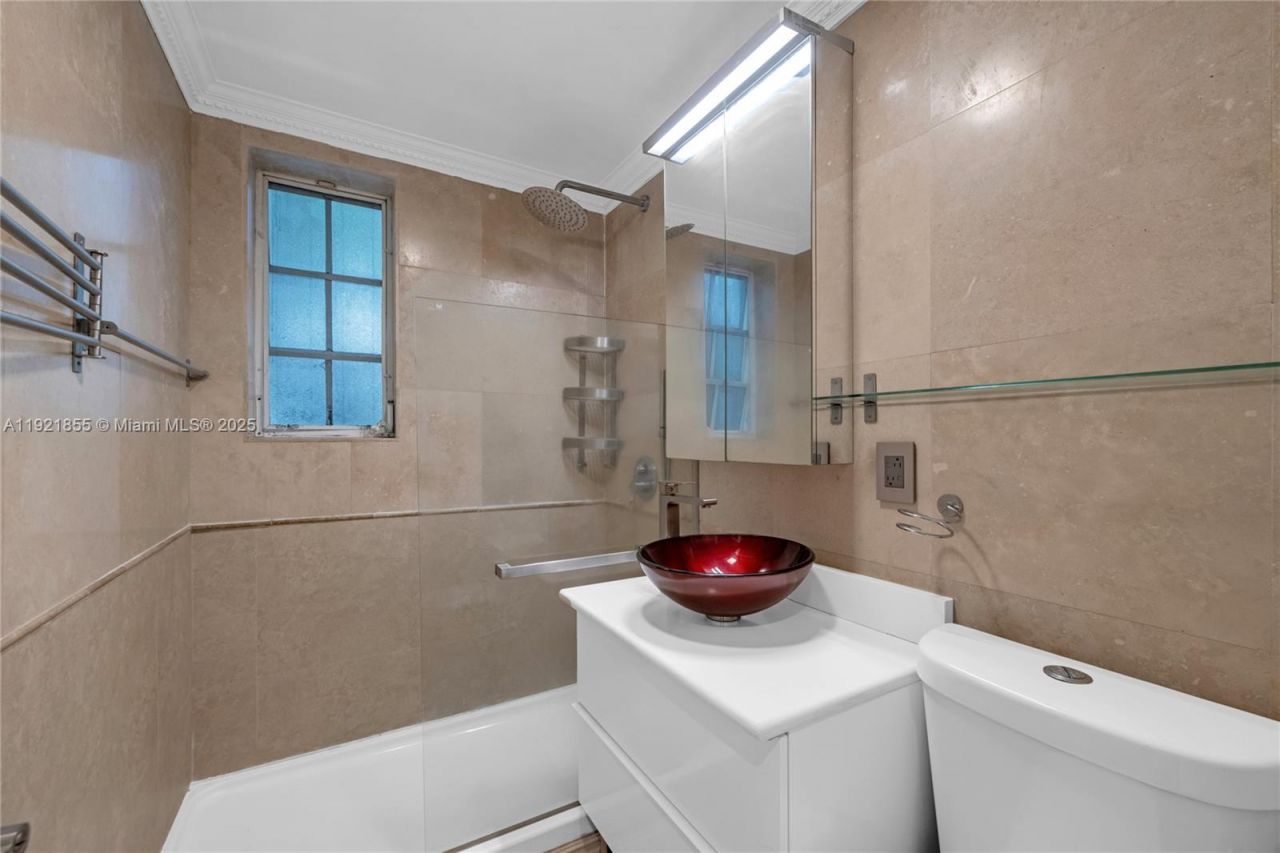 1605 Lenox Ave, Unit 1605-5, Miami Beach, FL 33139 Photo