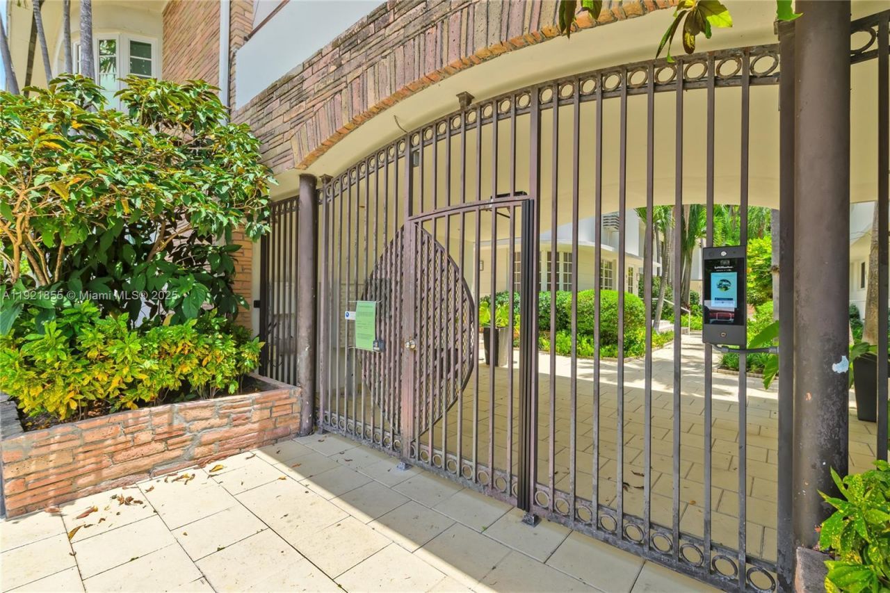 1605 Lenox Ave, Unit 1605-5, Miami Beach, FL 33139 Photo