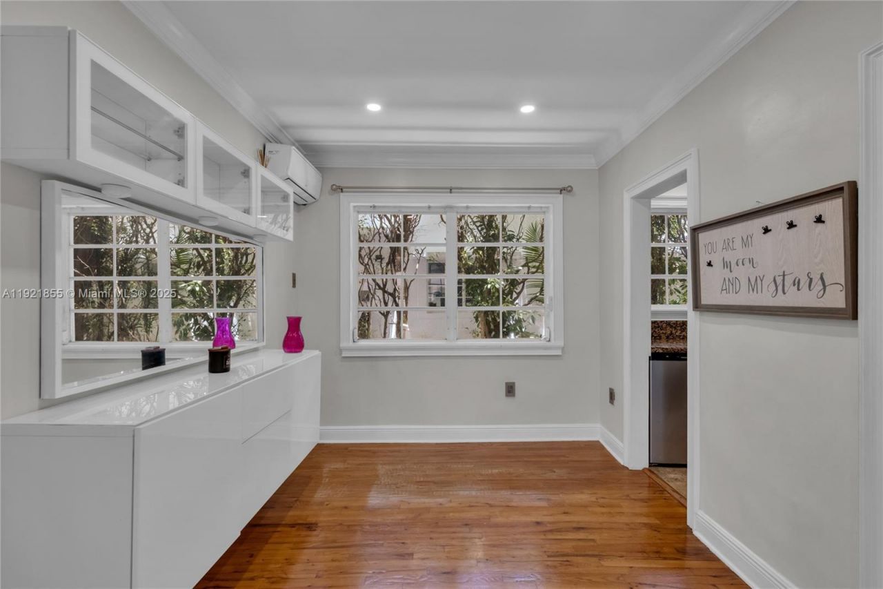 1605 Lenox Ave, Unit 1605-5, Miami Beach, FL 33139 Photo