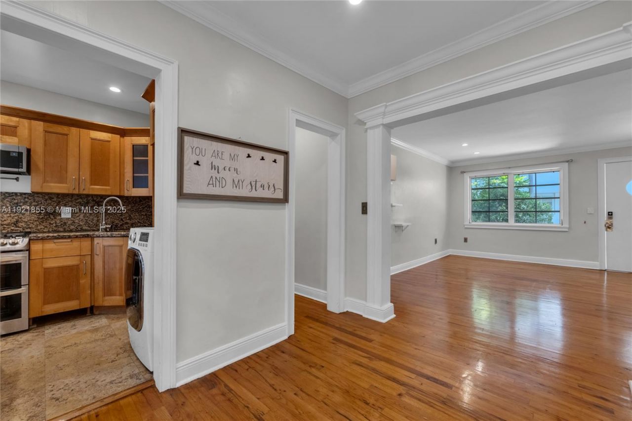 1605 Lenox Ave, Unit 1605-5, Miami Beach, FL 33139 Photo