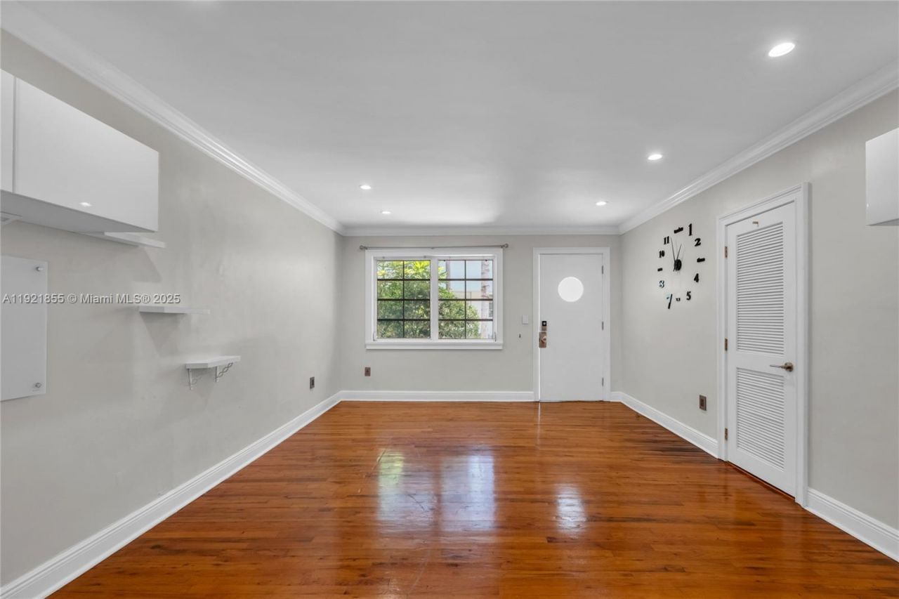 1605 Lenox Ave, Unit 1605-5, Miami Beach, FL 33139 Photo