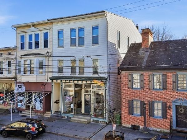 318 Front St, Belvidere, NJ 07823