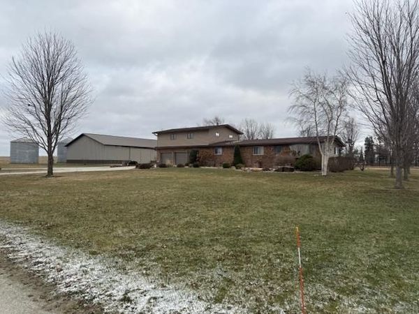 10554 N Avenue, Maynard, IA 50655