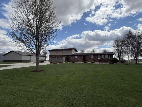 10554 N Avenue, Maynard, IA 50655