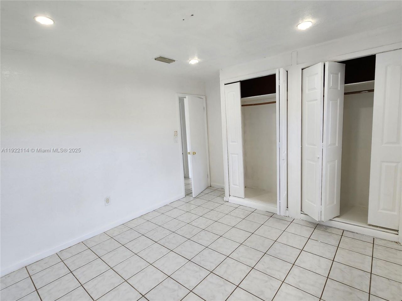 1340 NE 146th St, Unit A, Miami, FL 33161 Photo