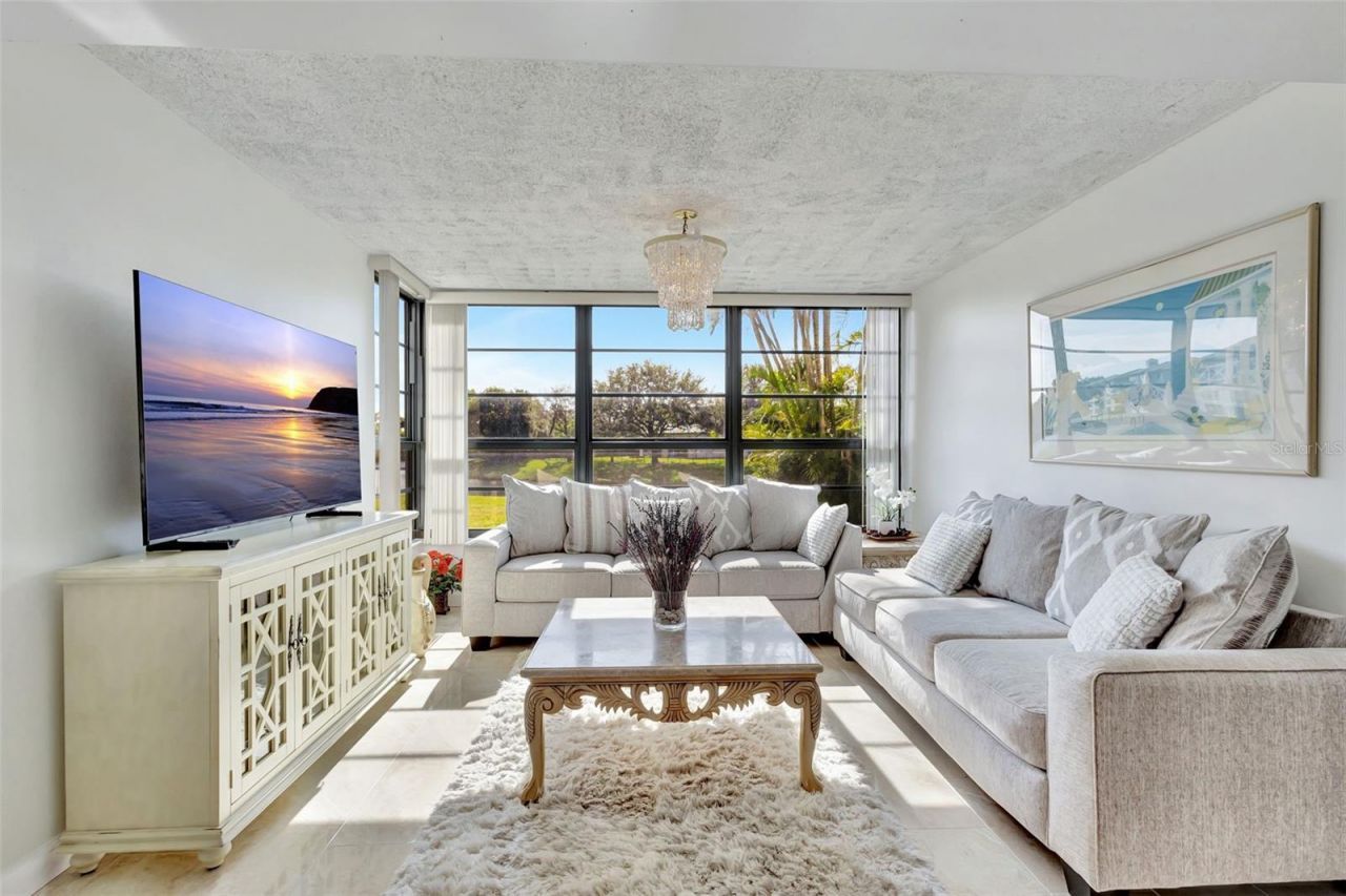 3630 Whitehall Drive, Unit 105, West Palm Beach, FL 33401 Photo