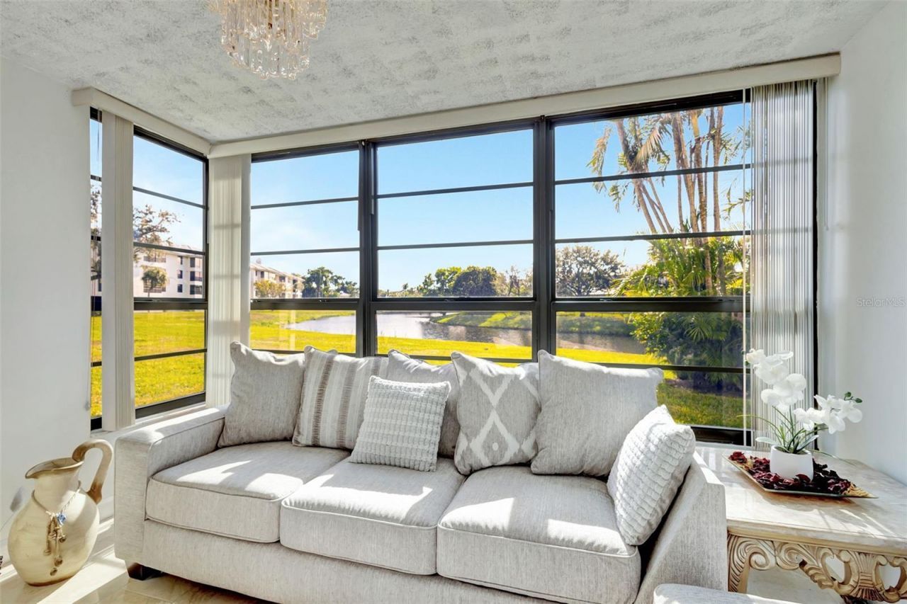 3630 Whitehall Drive, Unit 105, West Palm Beach, FL 33401 Photo