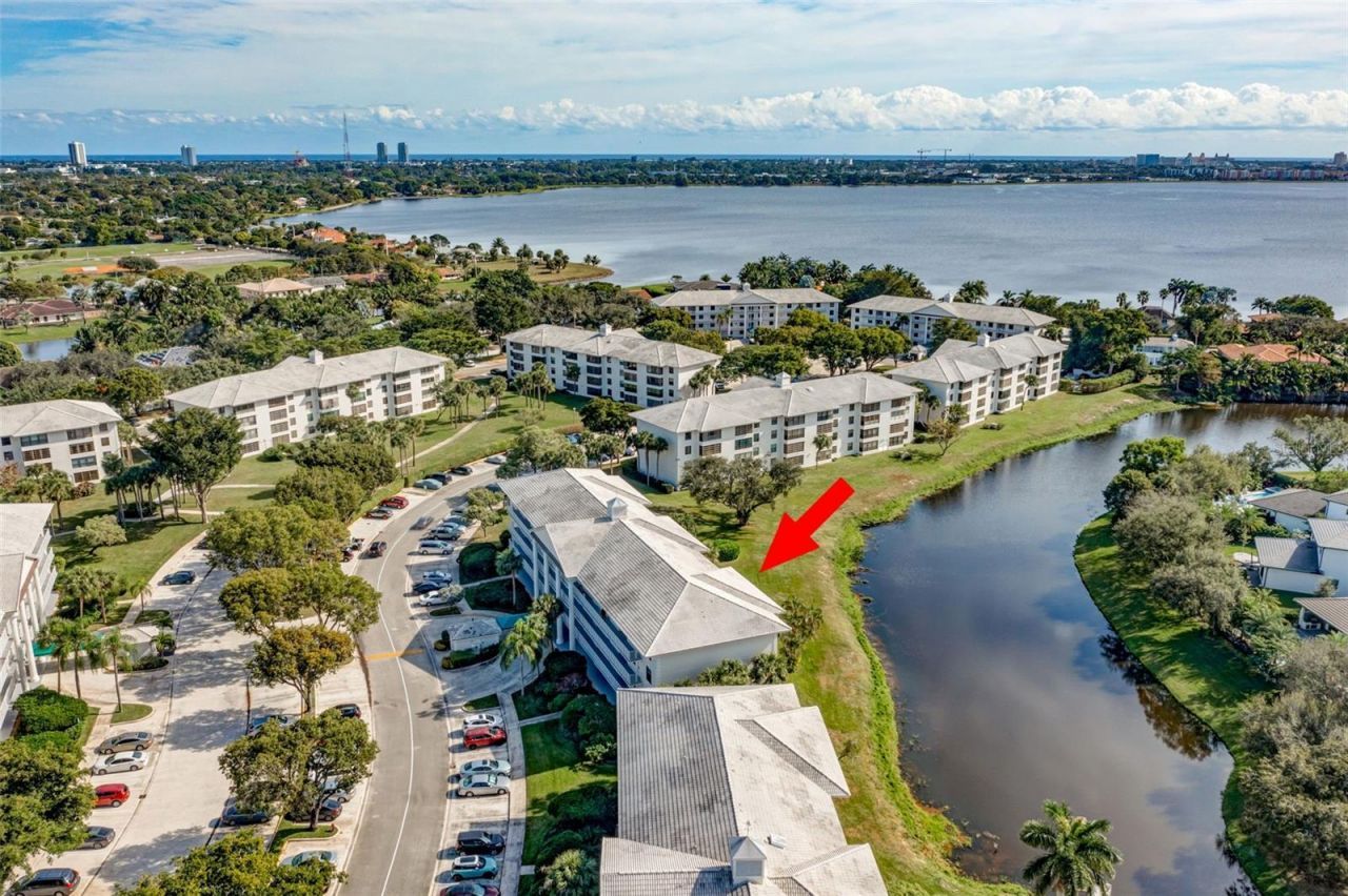 3630 Whitehall Drive, Unit 105, West Palm Beach, FL 33401 Photo