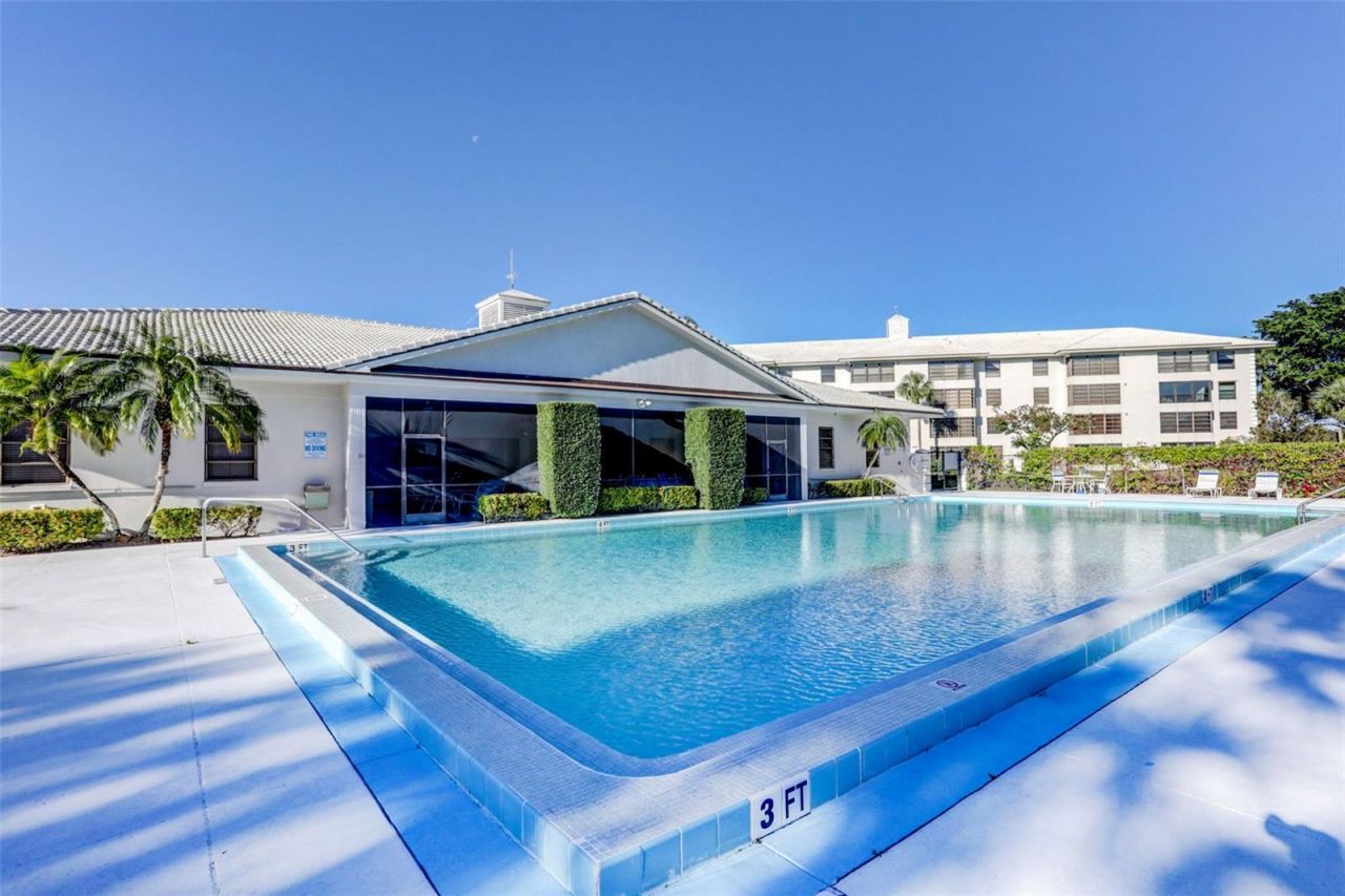 3630 Whitehall Drive, Unit 105, West Palm Beach, FL 33401 Photo