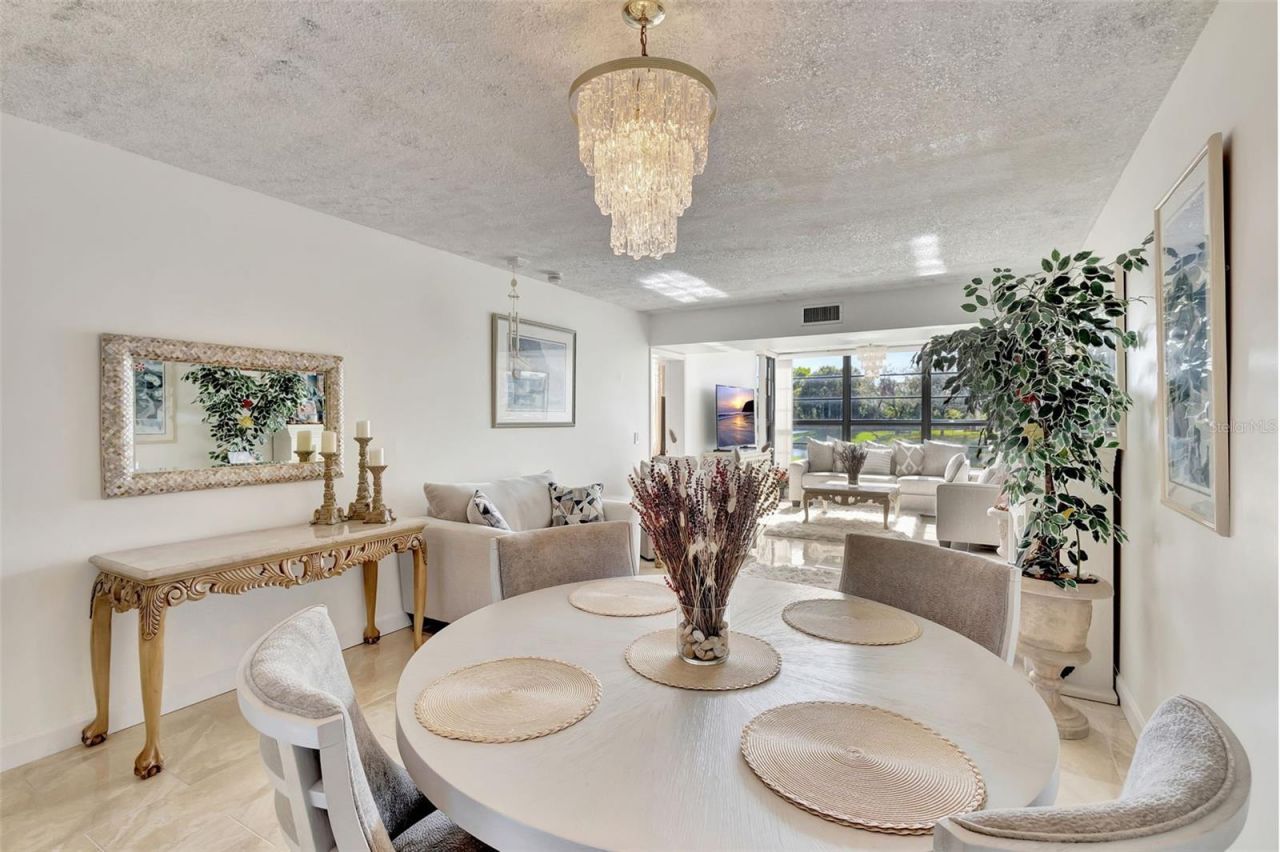 3630 Whitehall Drive, Unit 105, West Palm Beach, FL 33401 Photo