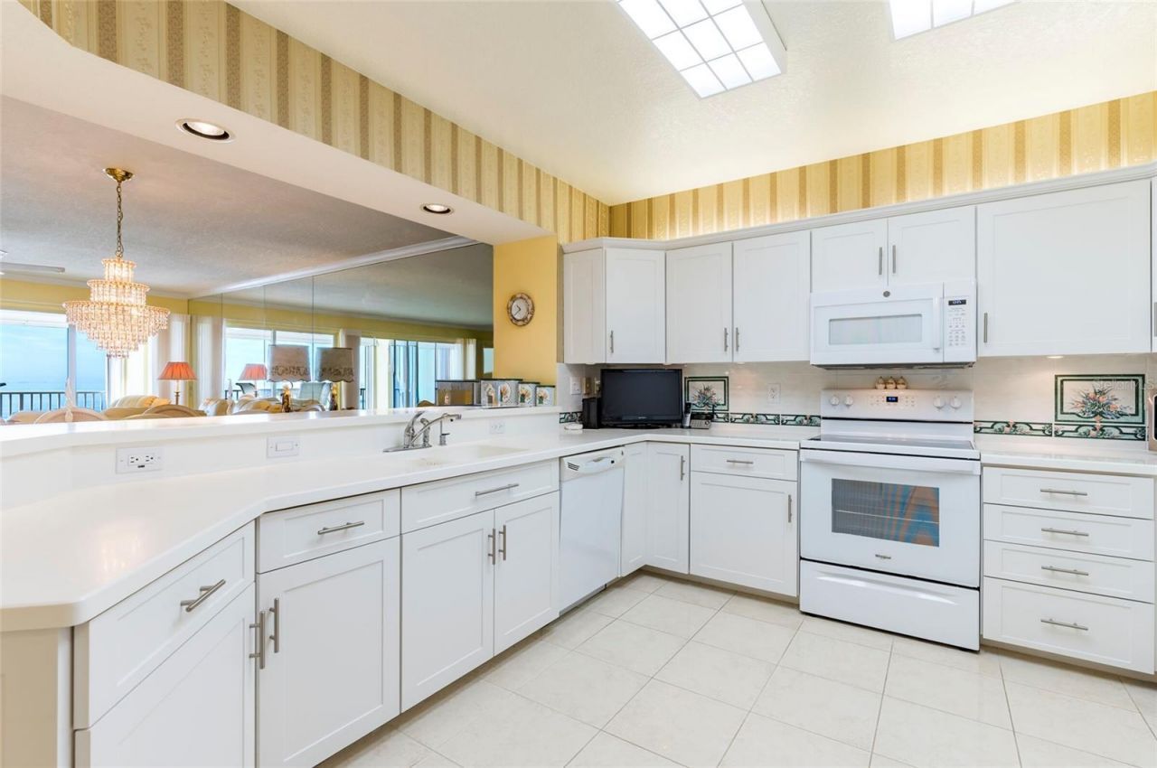 16750 Gulf Boulevard, Unit 414, North Redington Beach, FL 33708 Photo