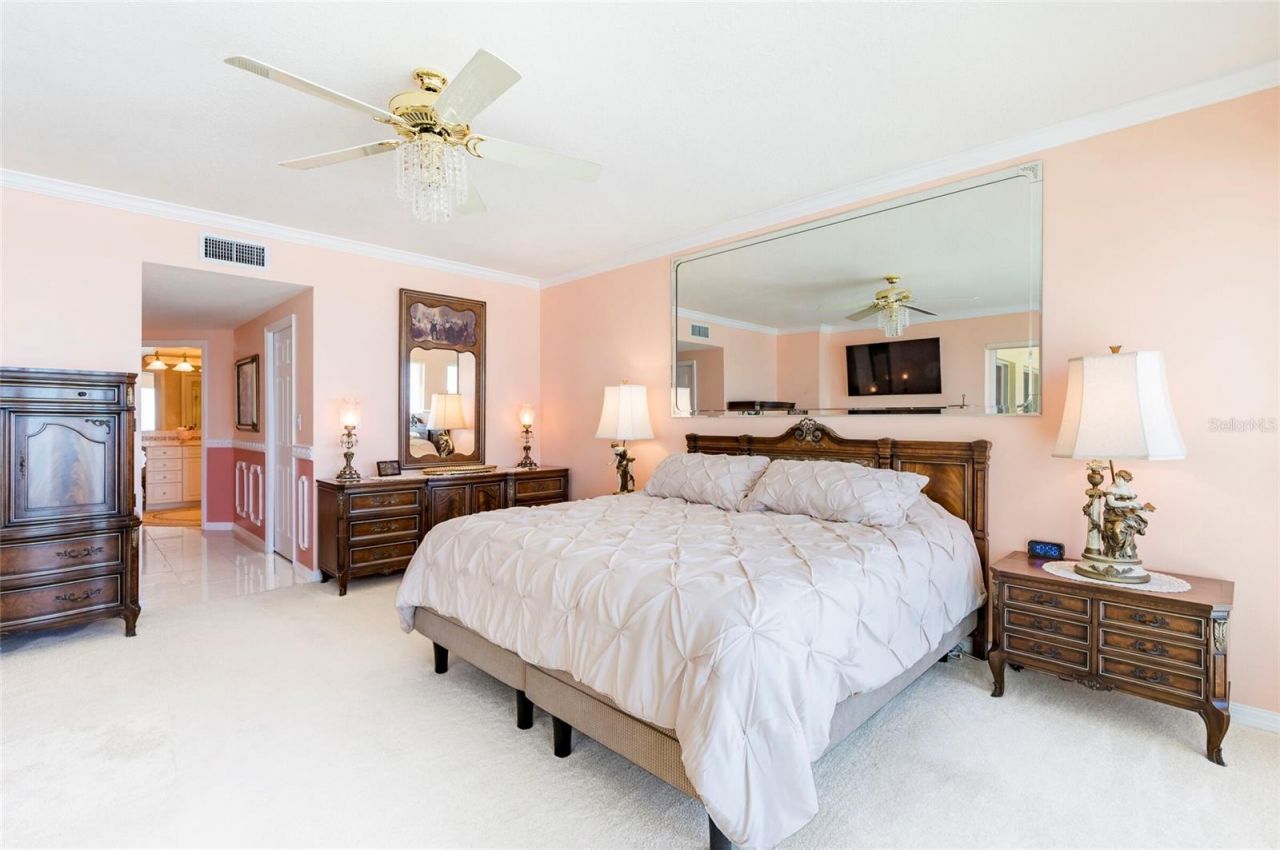 16750 Gulf Boulevard, Unit 414, North Redington Beach, FL 33708 Photo