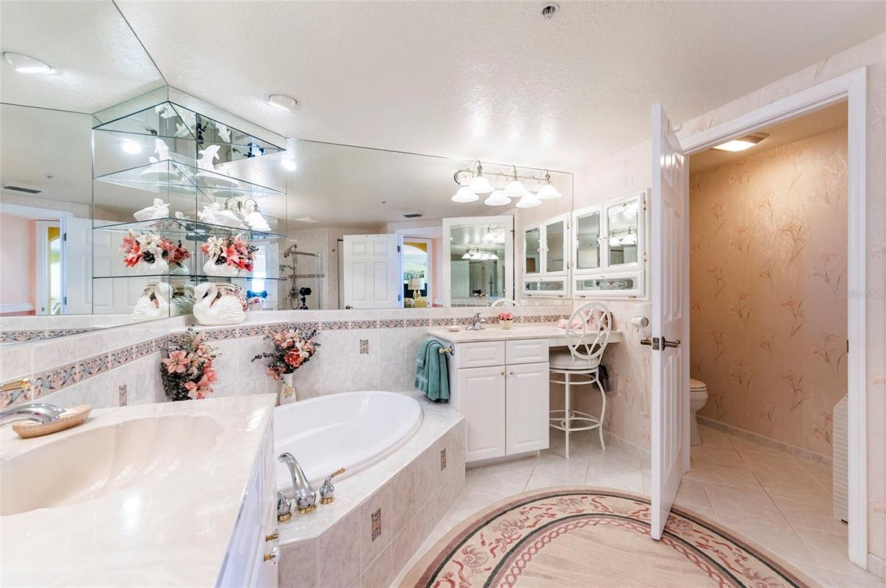 16750 Gulf Boulevard, Unit 414, North Redington Beach, FL 33708 Photo