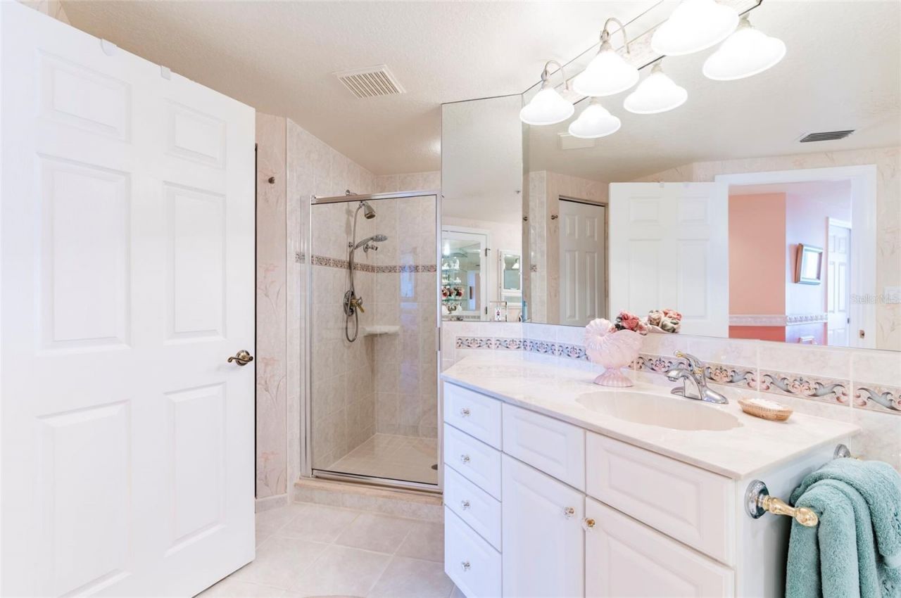 16750 Gulf Boulevard, Unit 414, North Redington Beach, FL 33708 Photo